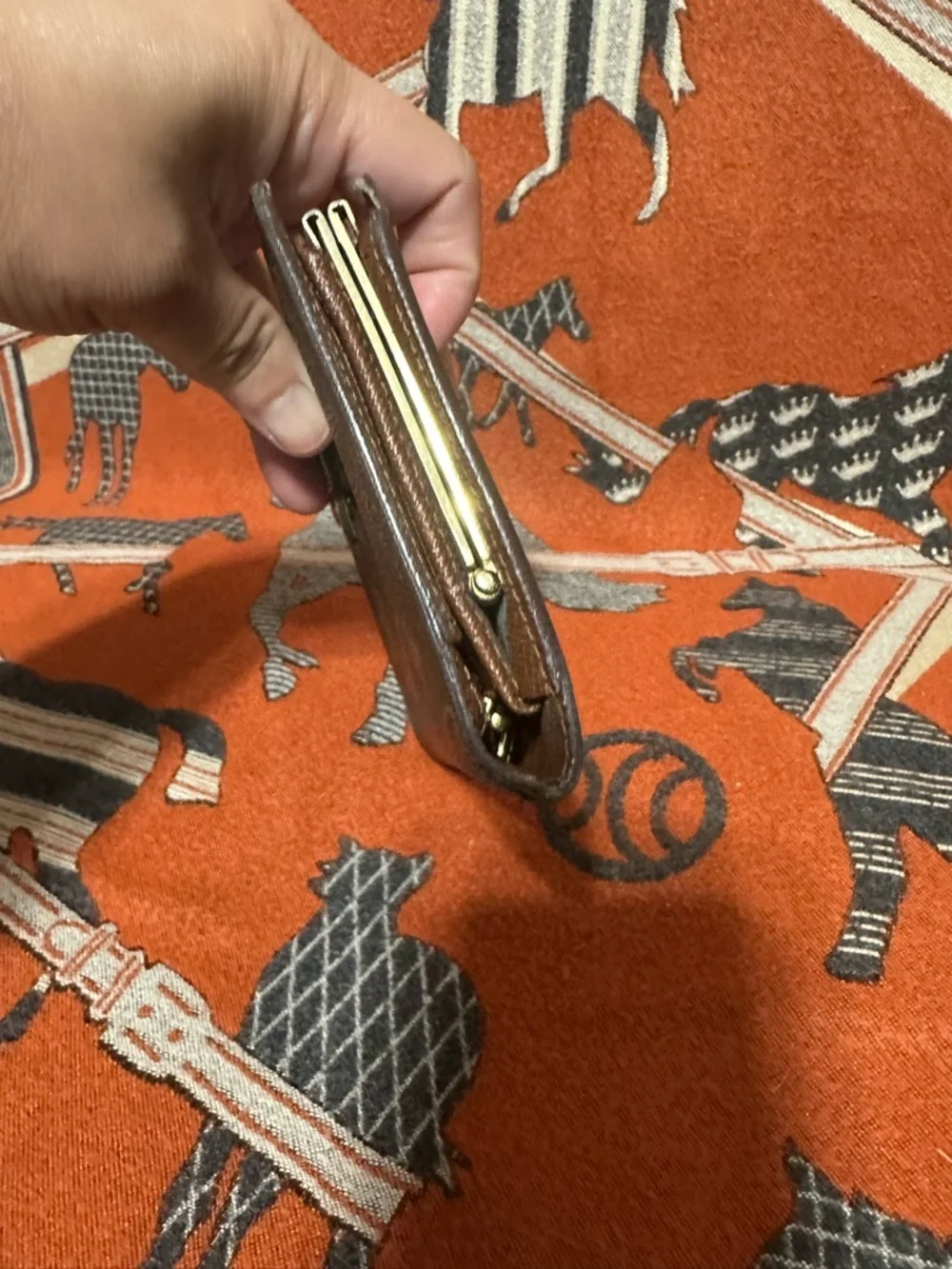 LOUIS VUITTON ❤️🌟SD1918 MONOGRAM KISSLOCK LONG WALLET ⭐️ - Picture 2 of 9